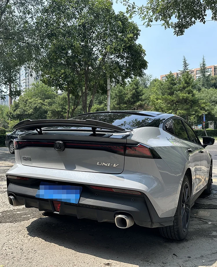 Alerón decorativo de superficie de carbono para la parte trasera del CHANGAN UNI-V