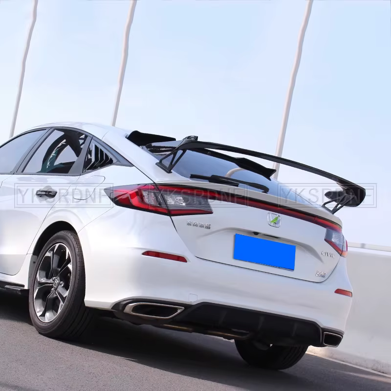 Alerón trasero ABS para Honda Civic Hatchback visto desde atrás