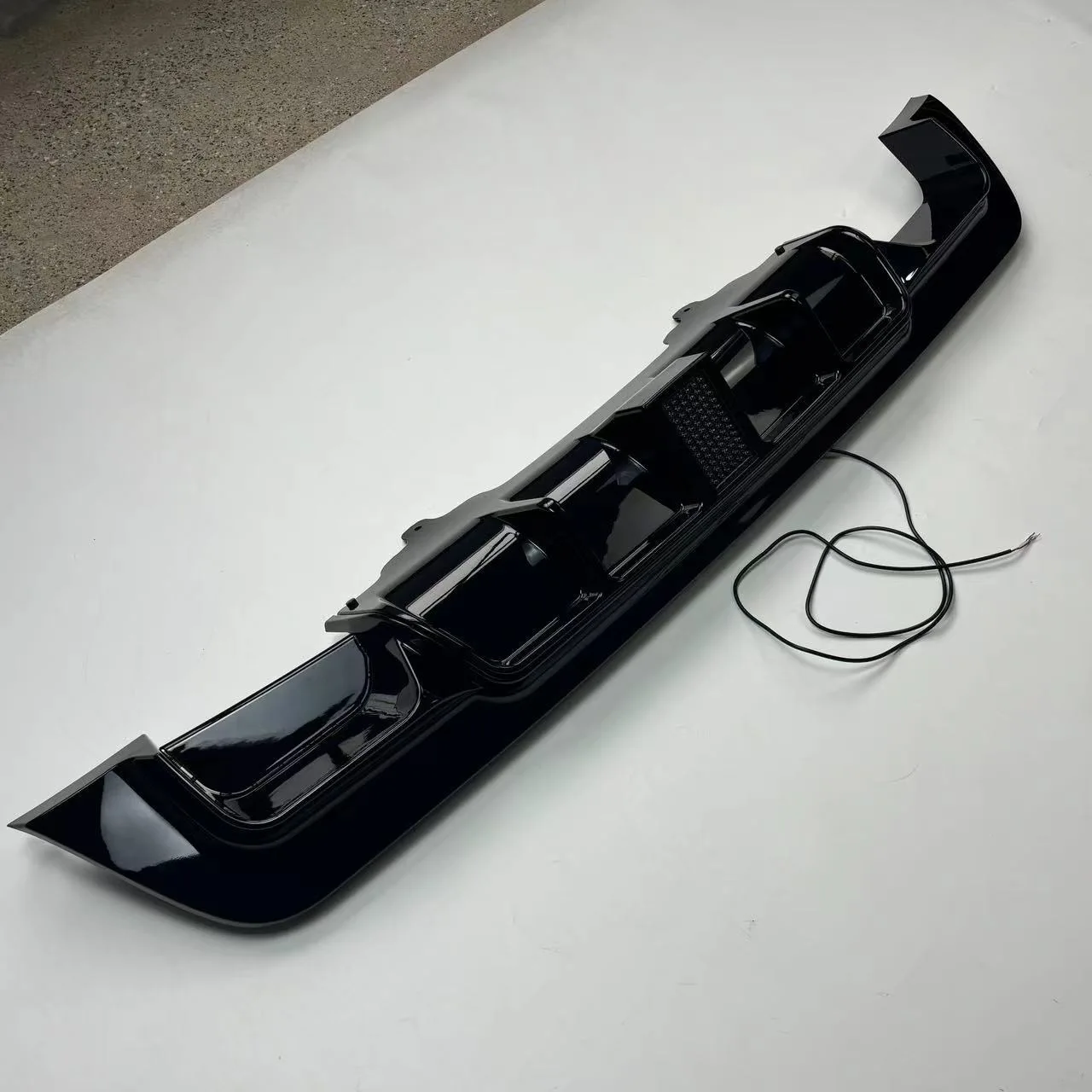 Difusor trasero BMW Serie 5 E60/E61 M Sport 2005-2010 - imagen 5
