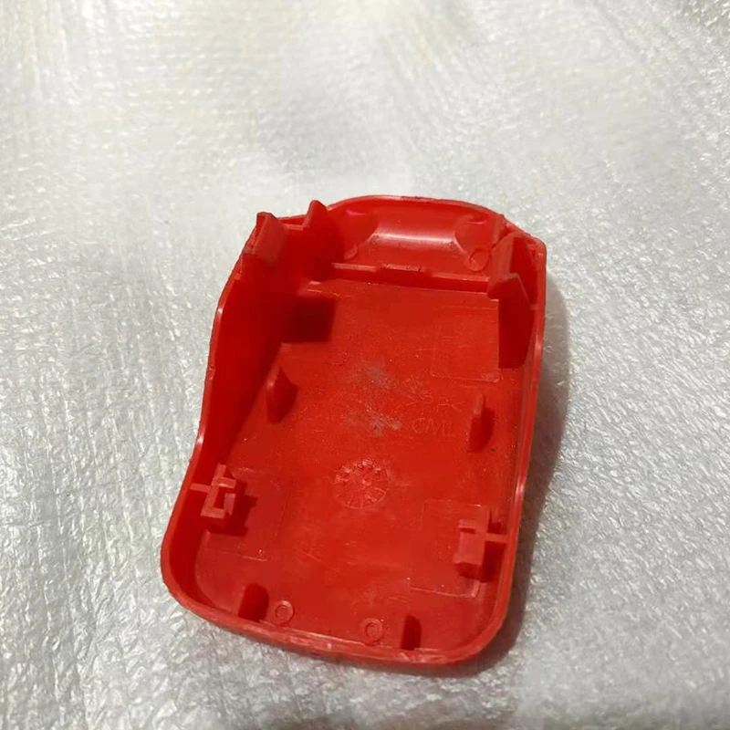Tapa borne positivo batería PSA 9673695080 – Peugeot 208 y Citroën C3 - imagen 2