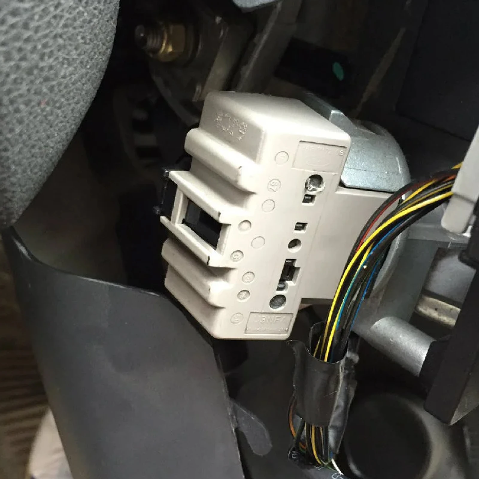 98AB-11572-BG Interruptor de encendido Ford Transit y Fiesta - imagen 3