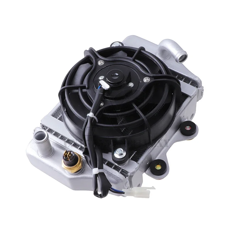 Detalle del radiador y ventilador para motor refrigerado por agua