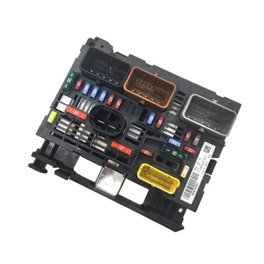 BSM R05 9666700480 Caja de fusibles usada Peugeot 307/308 Citroën C4 - imagen 2