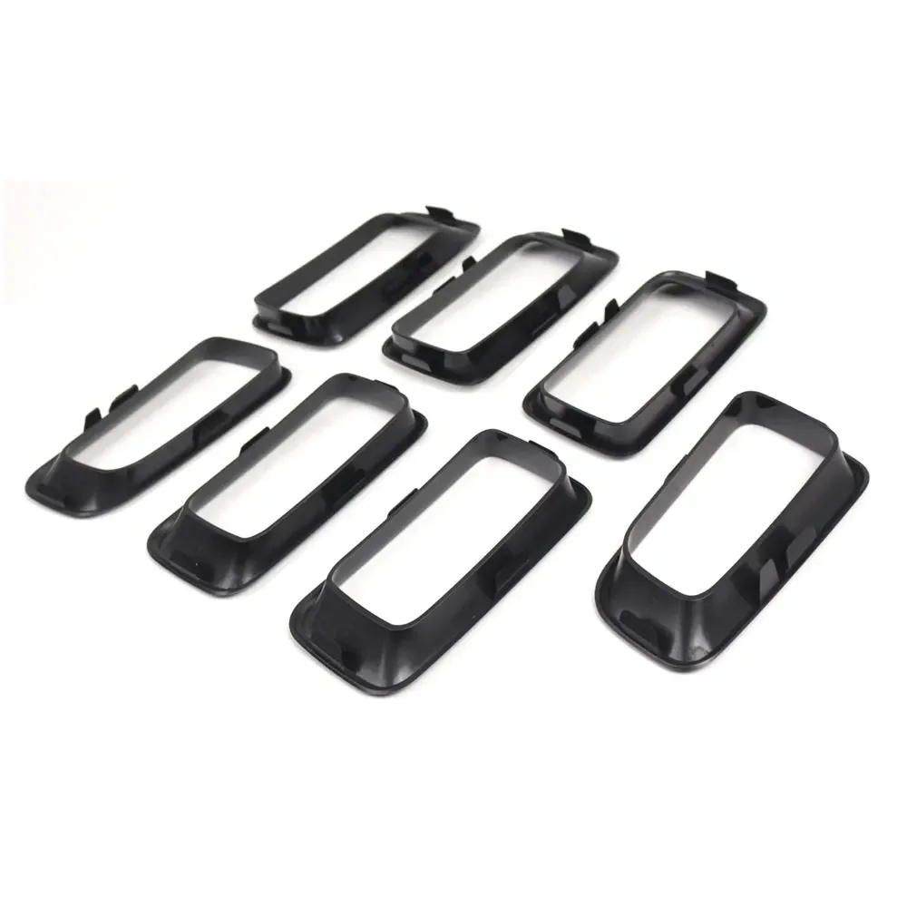 Vista frontal del Jeep Compass con las cubiertas instaladas