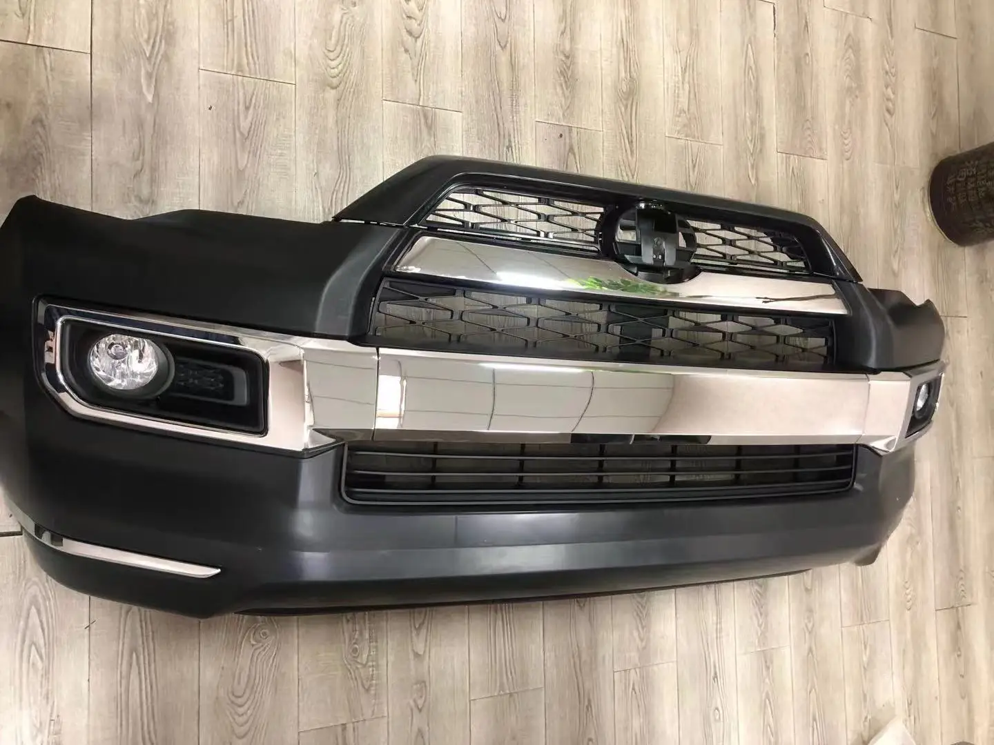 Paragolpes delantero Toyota 4Runner 2014-2021 - imagen 4