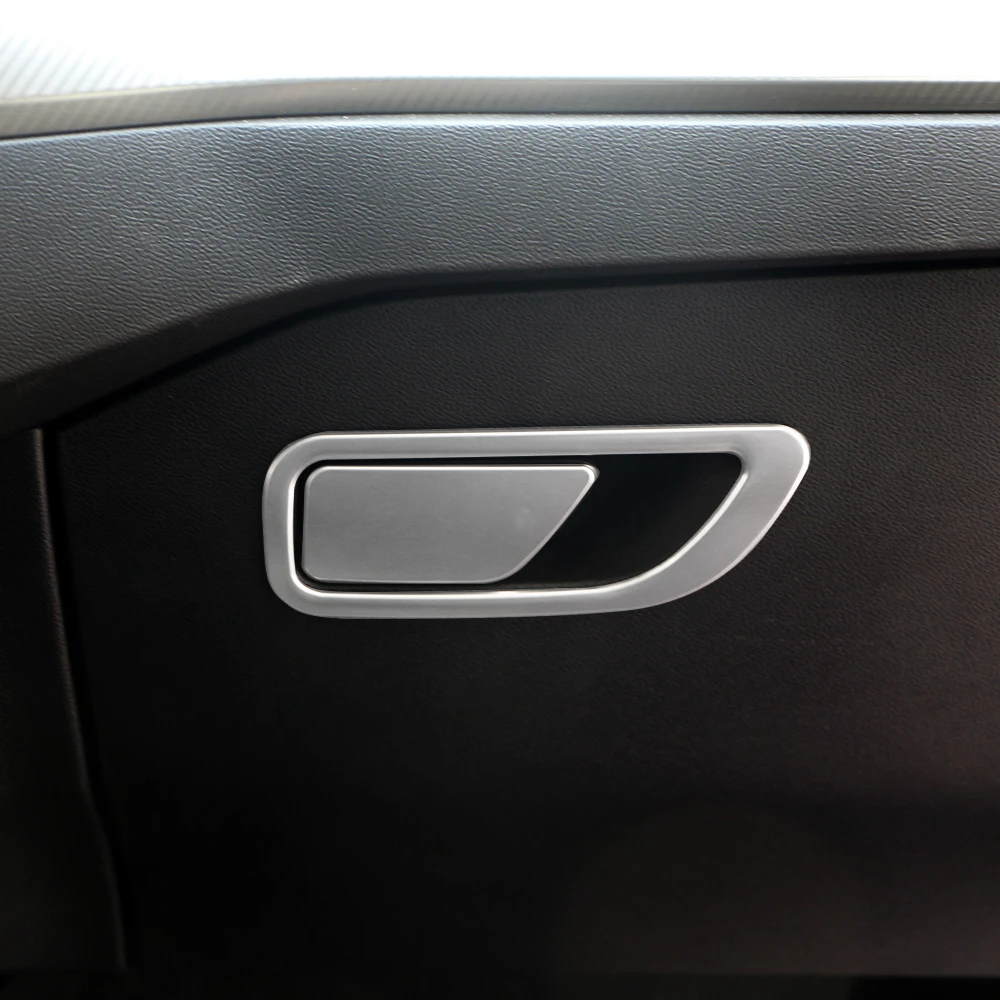 Embellecedor caja guantes con hebilla Ford Focus MK4 2019-2022 - imagen 3