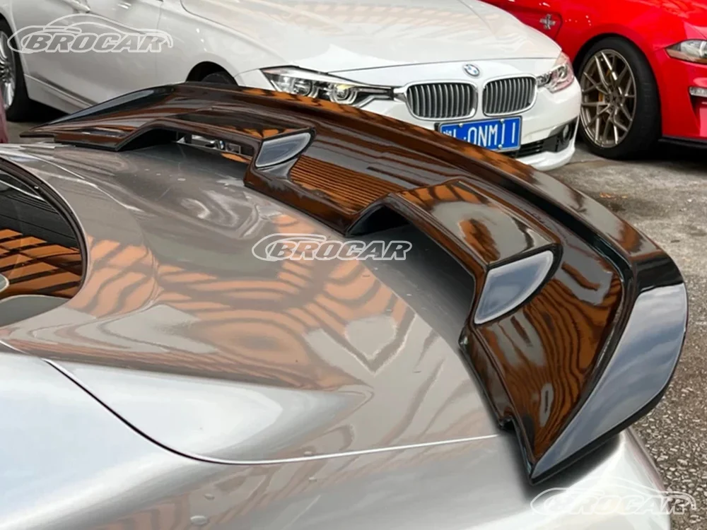Comparativa visual del perfil GT500 sobre el Mustang — anchura y elevación