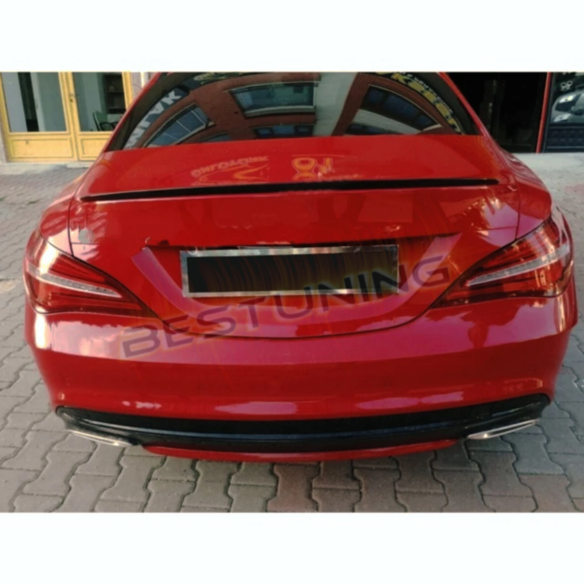 Alerón maletero trasero Mercedes CLA 180D en plástico negro brillante - imagen 2