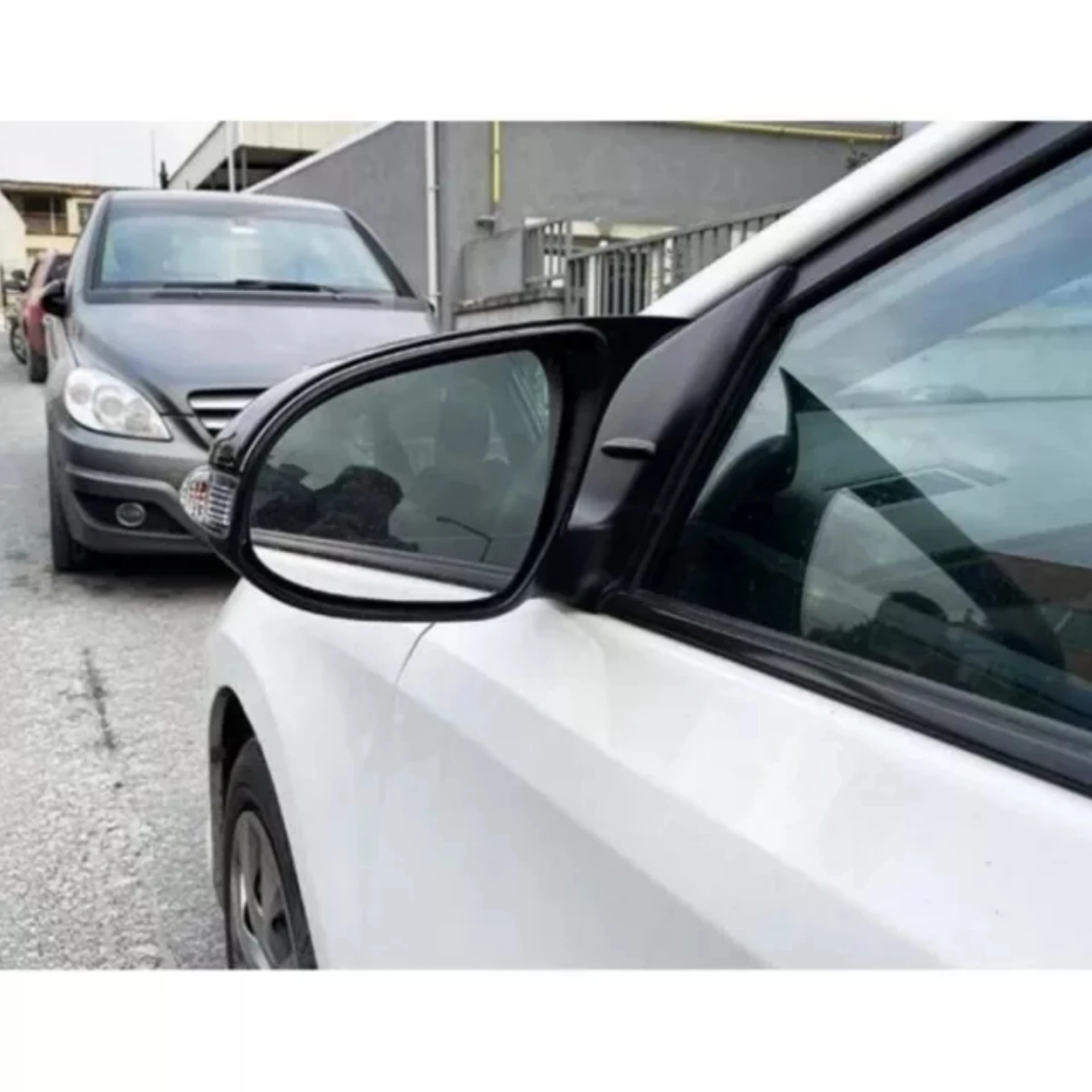 Tapas retrovisor murciélago negro brillante – Toyota Yaris 2011-2017 - imagen 3