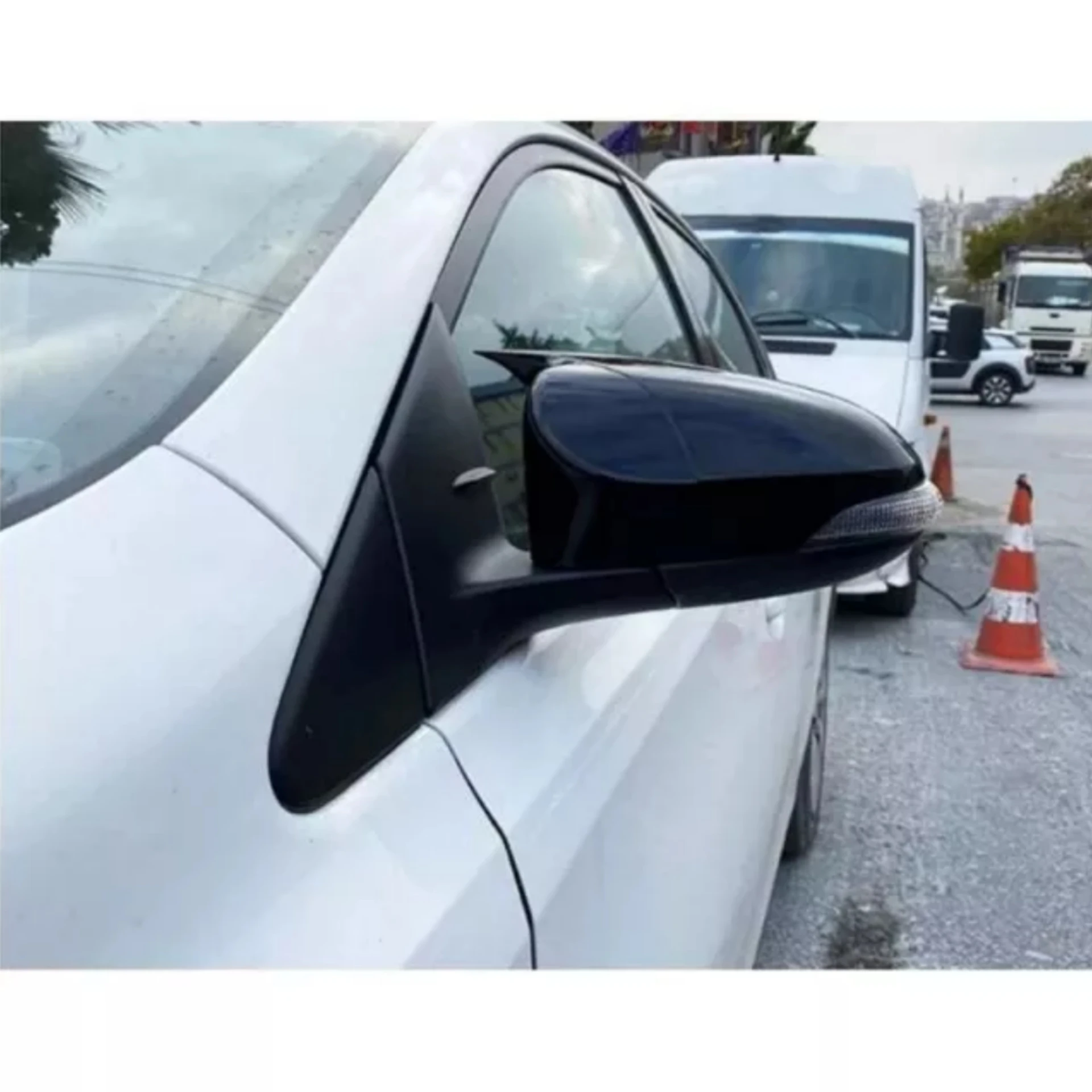 Tapas retrovisor murciélago negro brillante – Toyota Yaris 2011-2017 - imagen 4