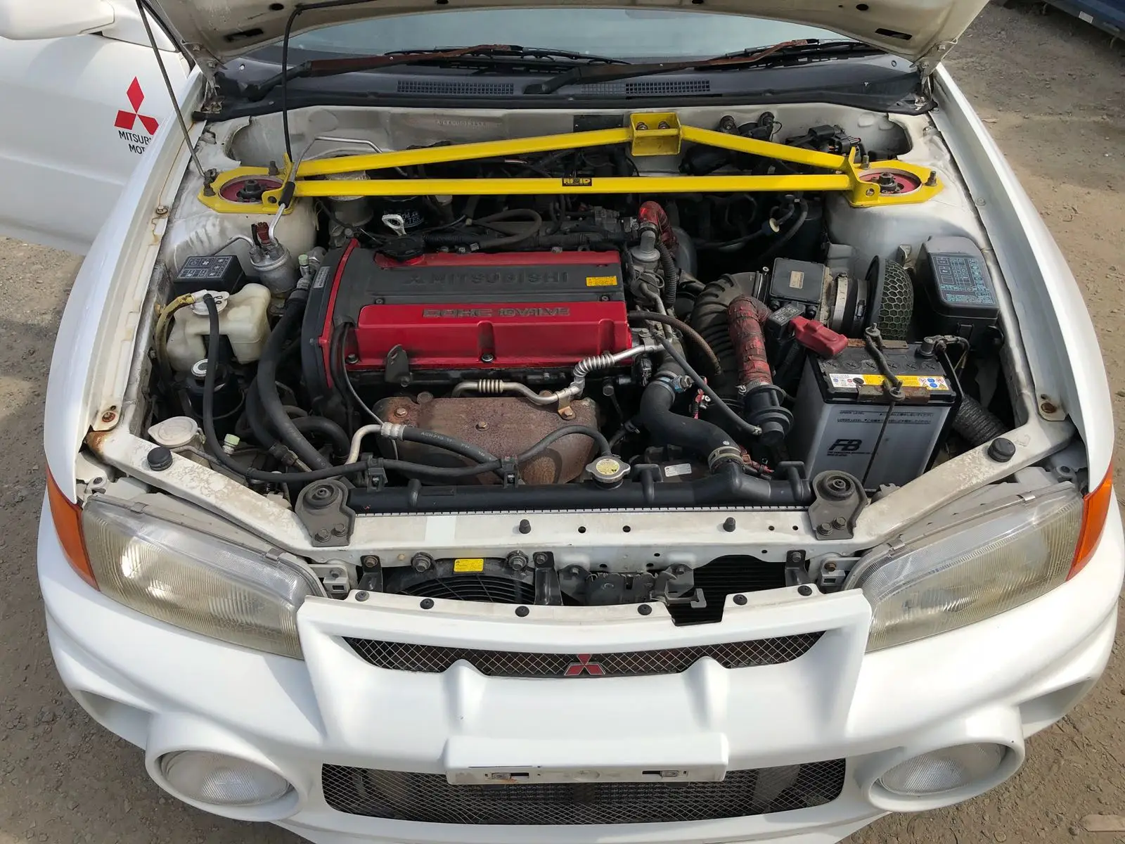 Amortiguadores de gas para capó Mitsubishi Lancer Evo IV 1996-1998
