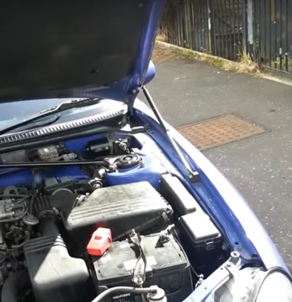 Amortiguadores de gas instalados en Toyota Celica GT T200