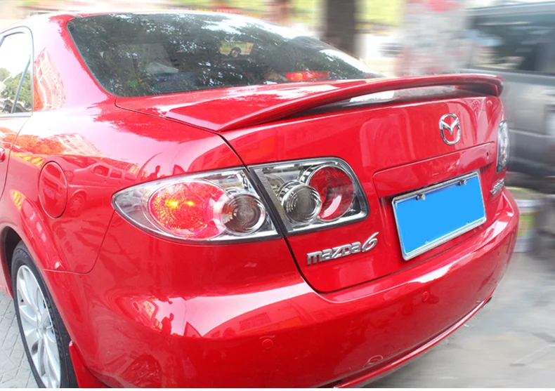 Mazda 6 con alerón sin pintar, aspecto final