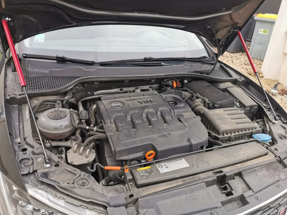 Soporte de elevación de capó SEAT Leon MK3