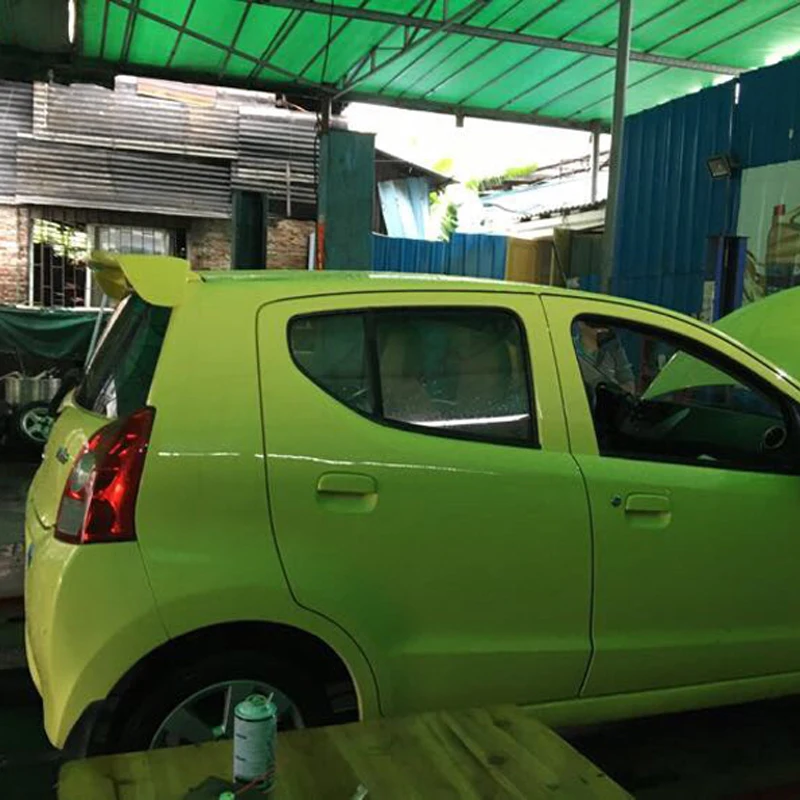 Vista frontal del alerón ABS para Suzuki Alto