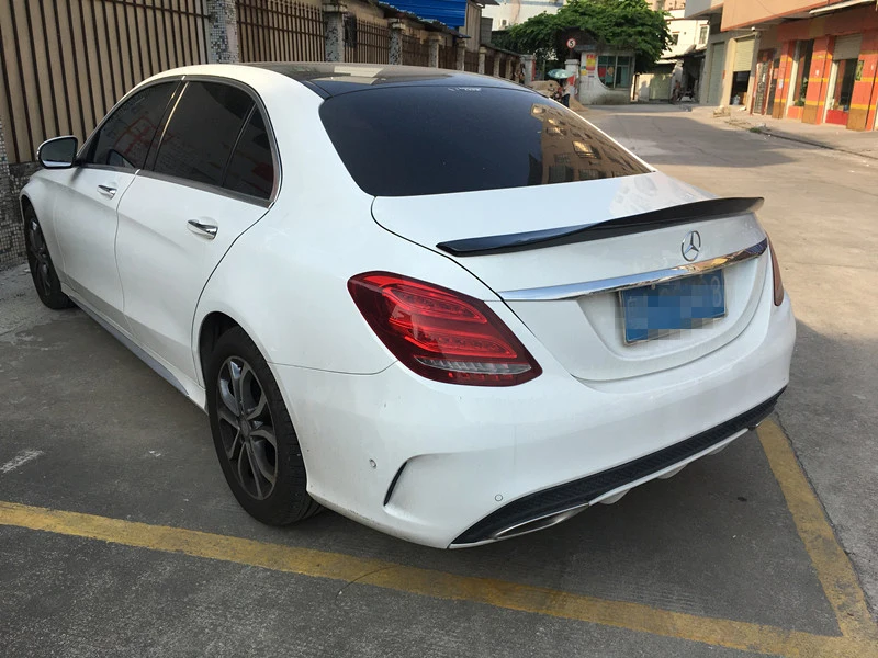 Acabado Ducktail en Mercedes C-Class W205 - vista trasera