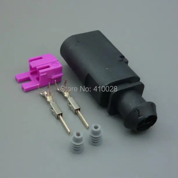 Conector de clavija de maletero en instalación