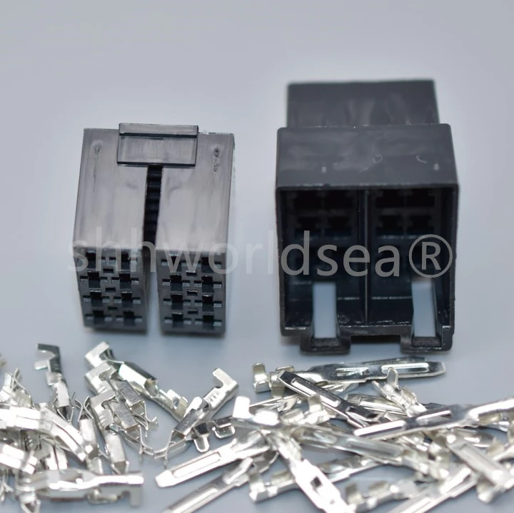 Detalle de los 16 orificios numerados para facilitar el cableado