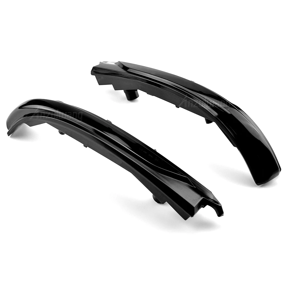 Espejo retrovisor derecho con luz LED encendida