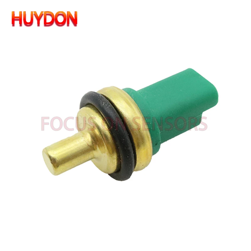 Sensor de temperatura del refrigerante instalado en el motor