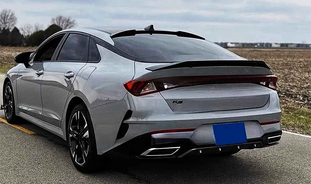 Alerón de techo instalado en Kia Optima