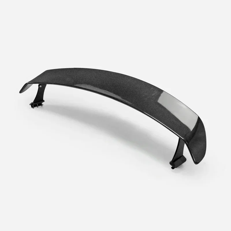 Vista frontal del alerón GT de fibra de carbono para Mustang 2015