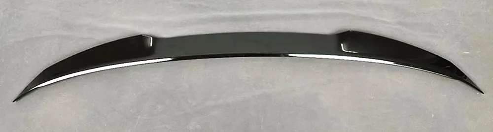 Tapa de maletero trasero de carbono negro con acabado brillante