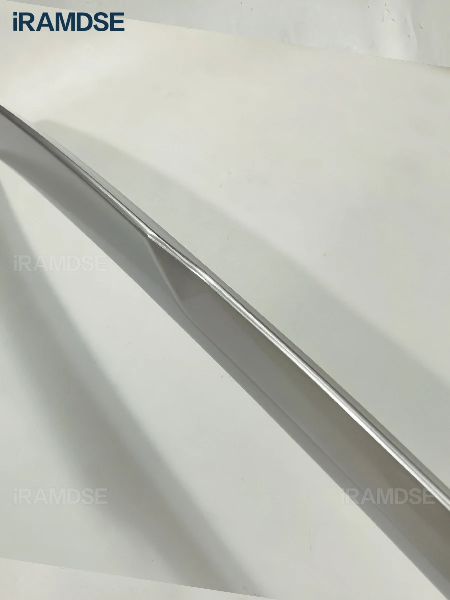 Alerón ABS instalado en Honda Civic vista lateral