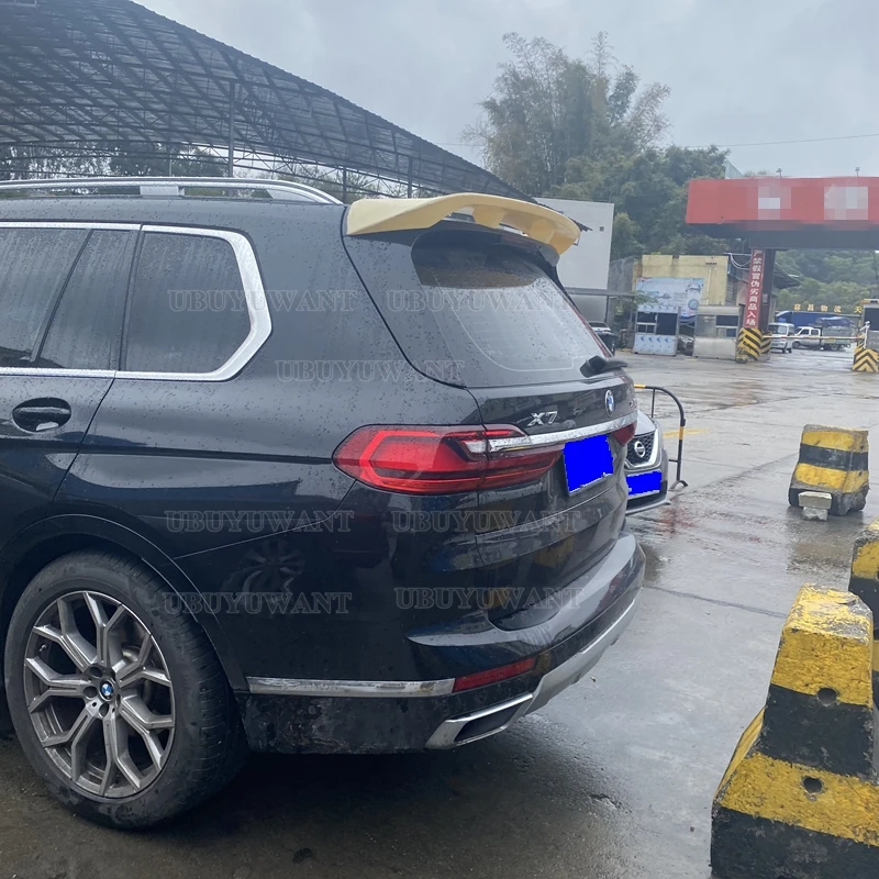 Vista trasera del alerón montado en el BMW X7