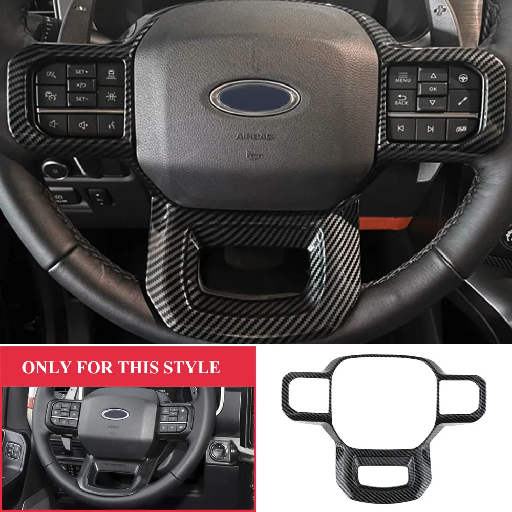 Parche decorativo de fibra de carbono instalado en volante Ford F150
