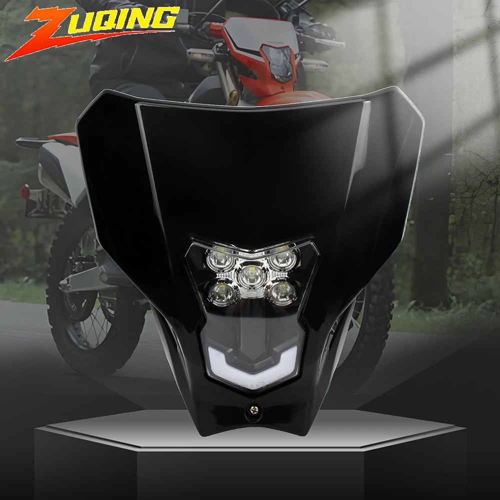 Vista frontal del panel de faro LED instalado en una Honda CRF