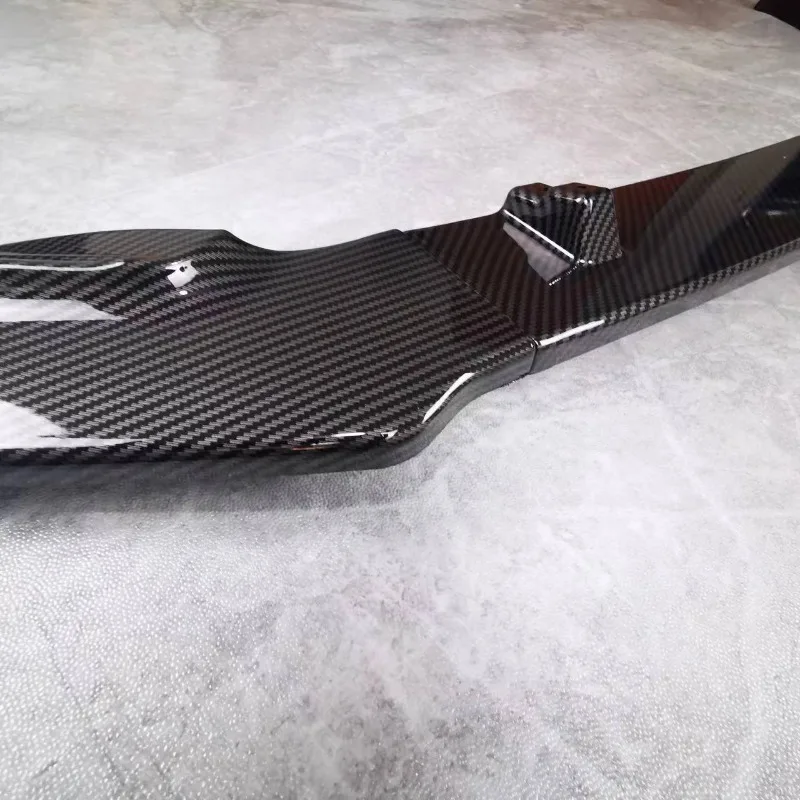 Vista detalle del alerón lip spoiler para VW Passat