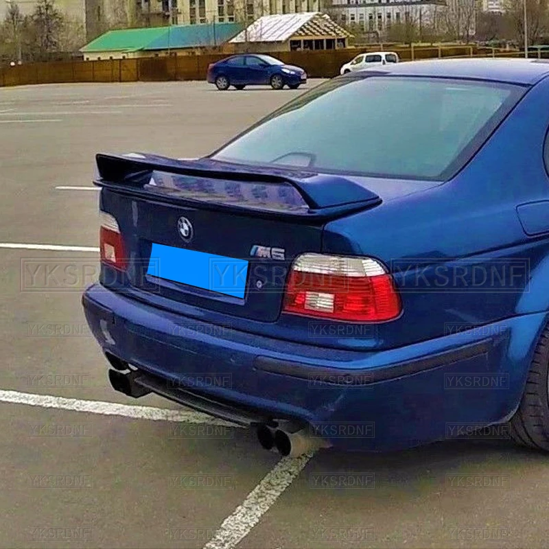 Alerón trasero BMW E39 M5 GT Style vista lateral