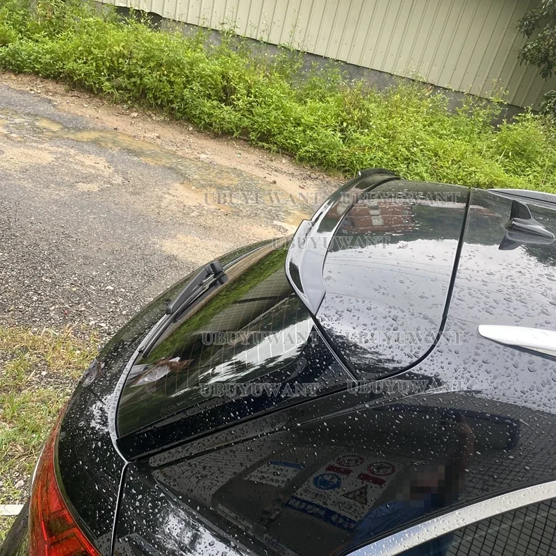Alerón estilo V instalado en Audi Q5