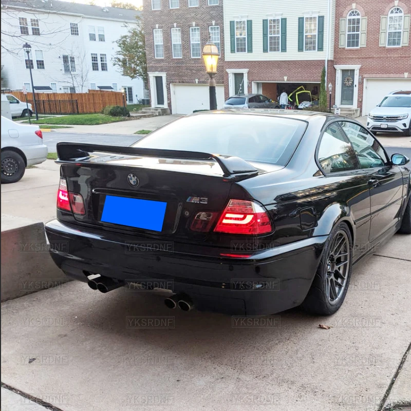 Alerón BMW E46 detalle de material