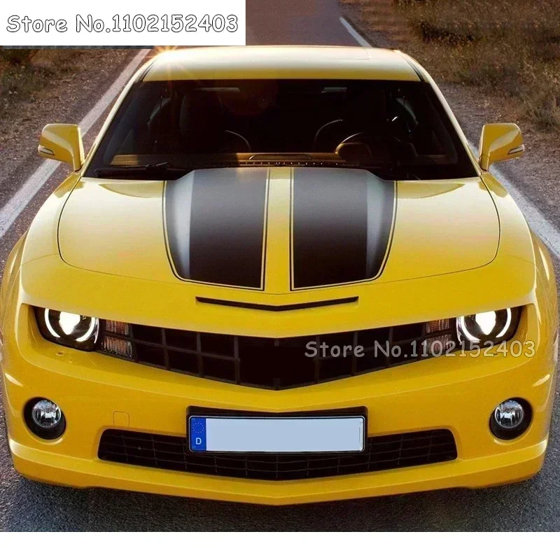 Franjas Racing Sport Stripes aplicadas en capó de Chevrolet Camaro negro