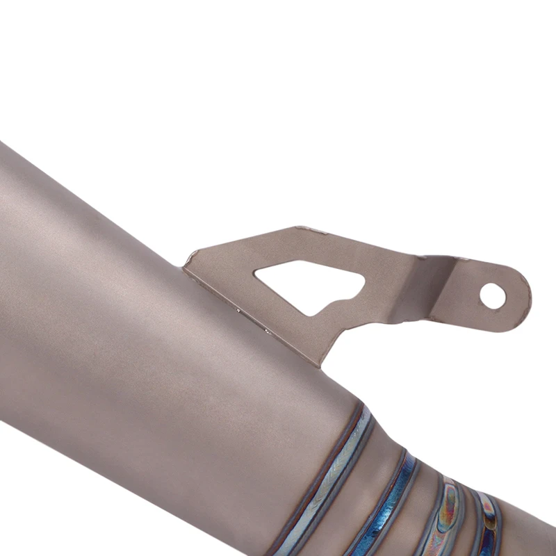 Vista lateral del sistema de escape instalado