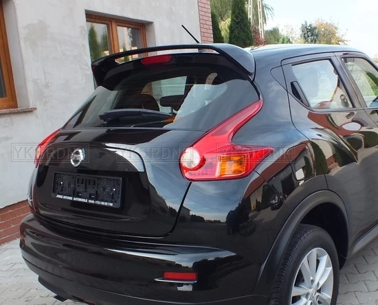 Alerón instalado en Nissan Juke vista lateral