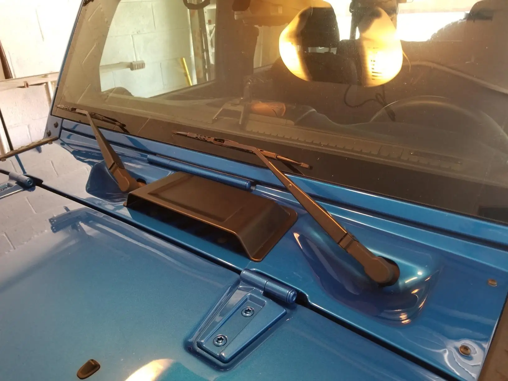 Protector capó instalado en Jeep Wrangler TJ JK