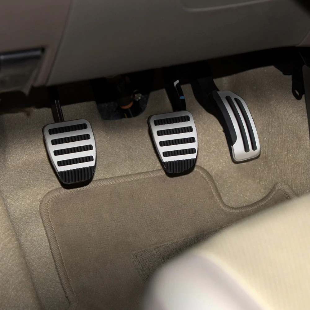 Detalle de instalación en pedal de acelerador