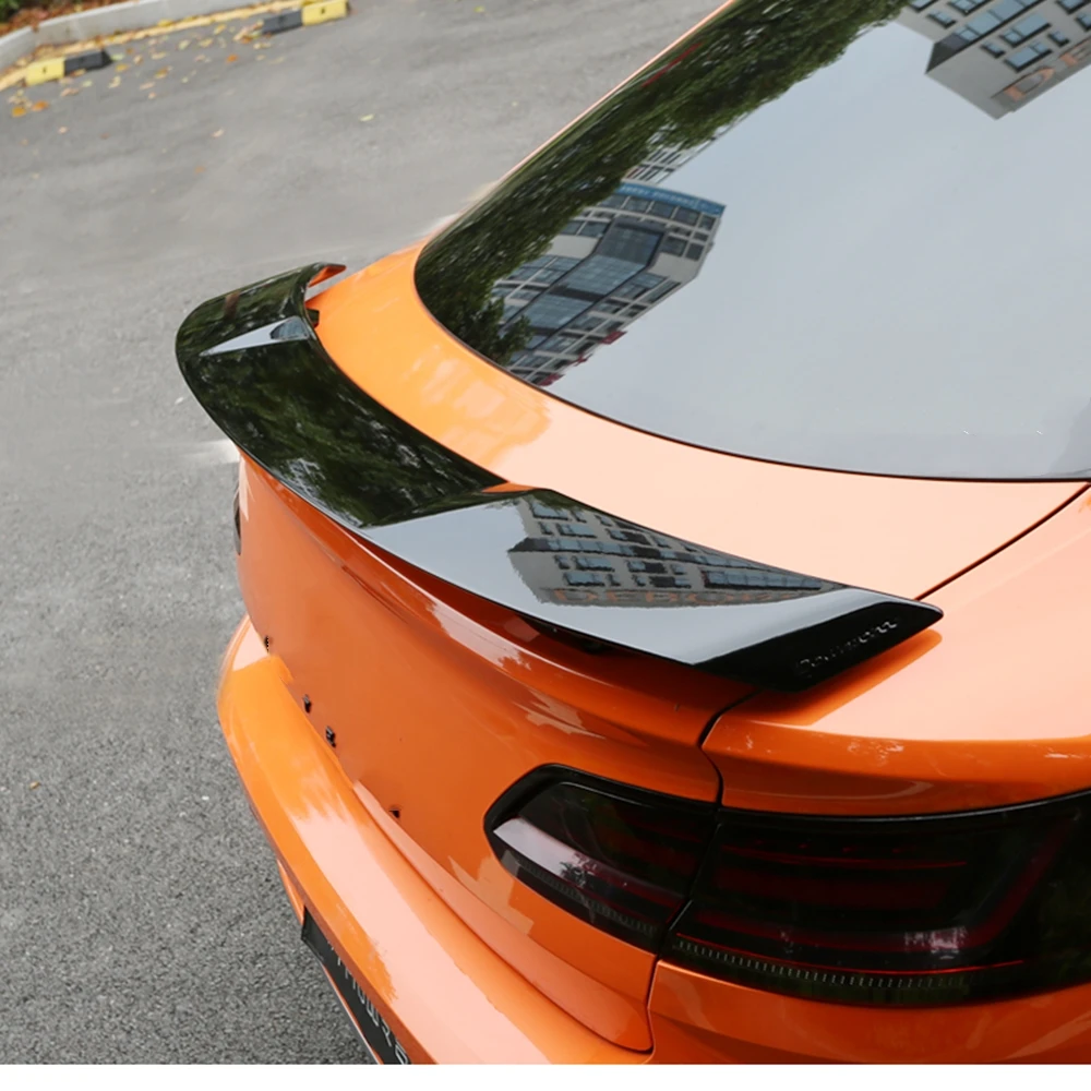 Alerón trasero YOFER instalado en Volkswagen Arteon