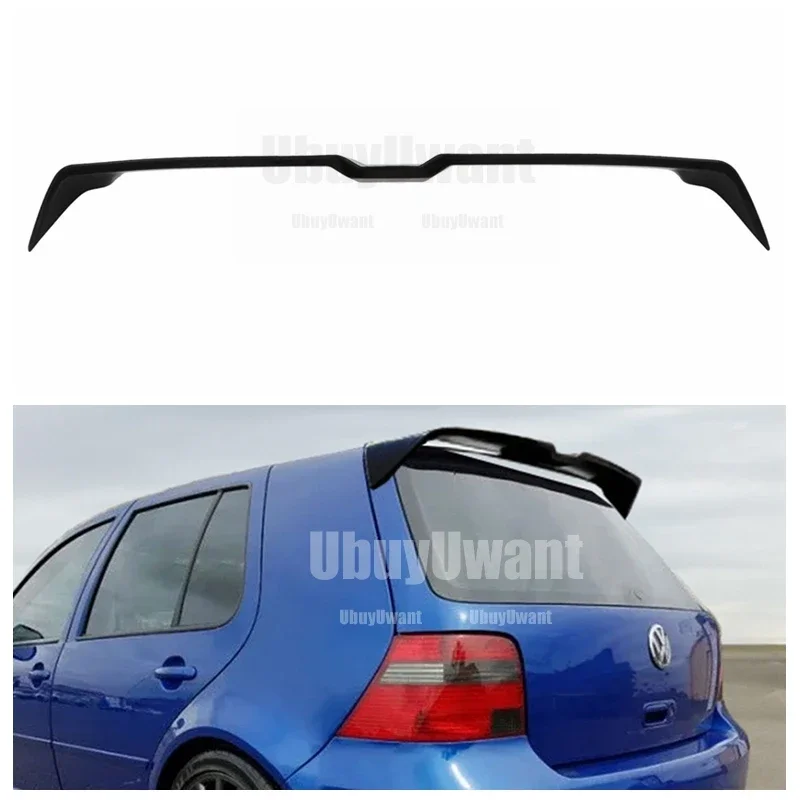 Volkswagen Golf 4 MK4 con alerón de techo trasero divisor estilo Oettinger instalado
