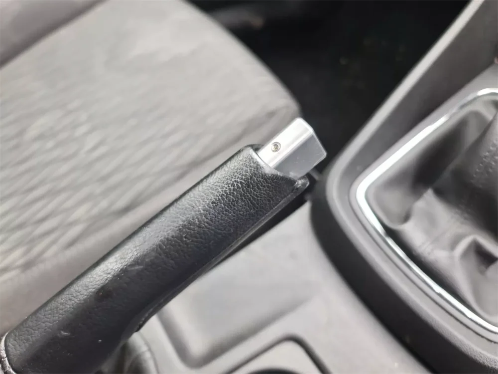 Botón de freno de mano mecanizado en aluminio