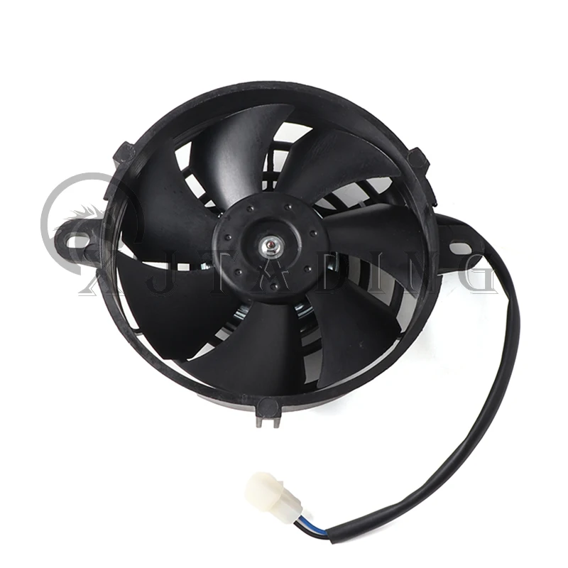 Ventilador montado en radiador de moto