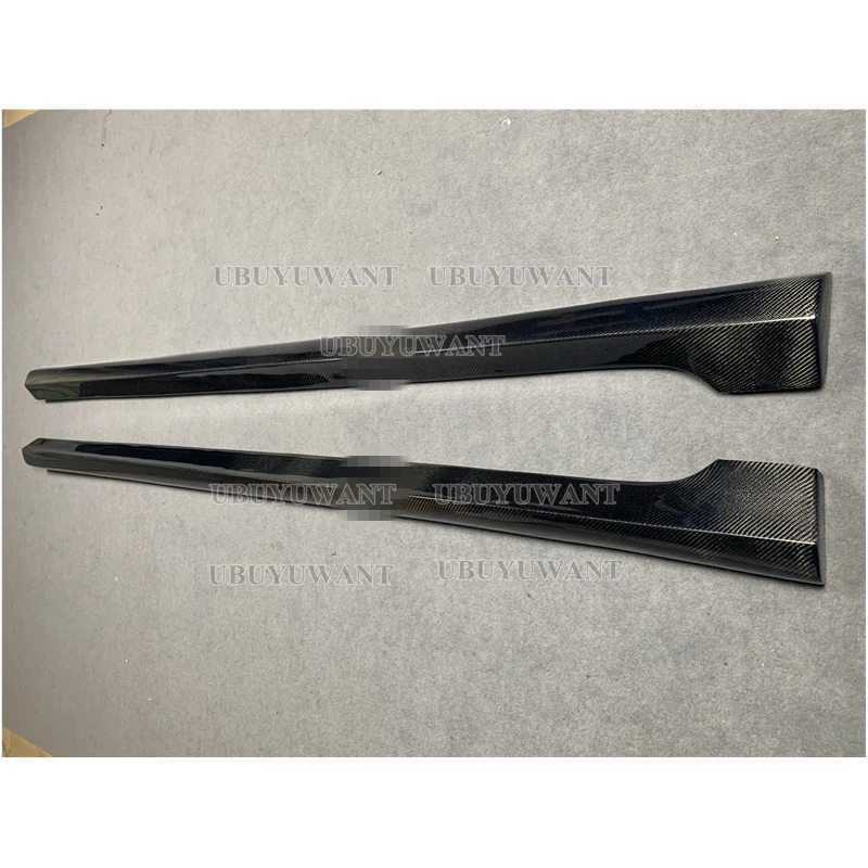 Faldón lateral fibra carbono Skoda Superb izquierda