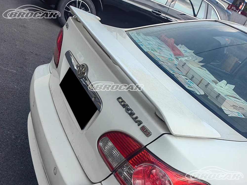 Vista lateral con spoiler instalado
