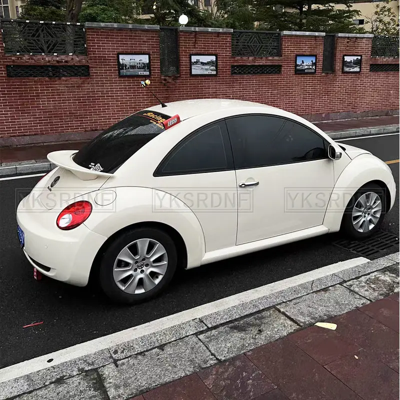 Vista frontal del alerón en FRP de fibra de carbono para Volkswagen Beetle