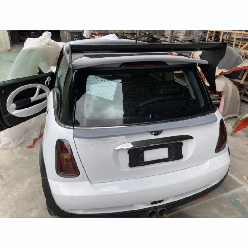 Alerón visto desde atrás en el Mini Cooper R53