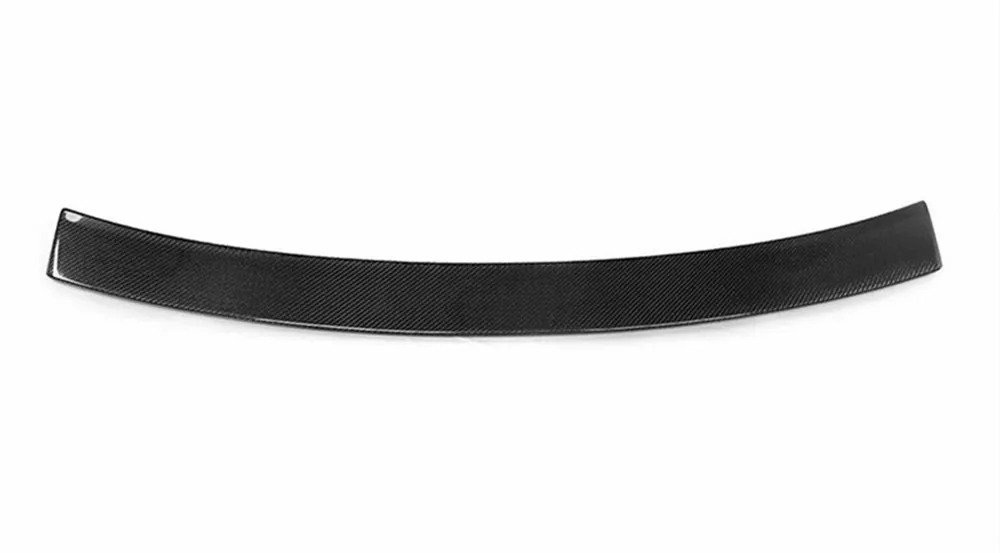 Vista frontal del alerón de carbono para Mercedes W204
