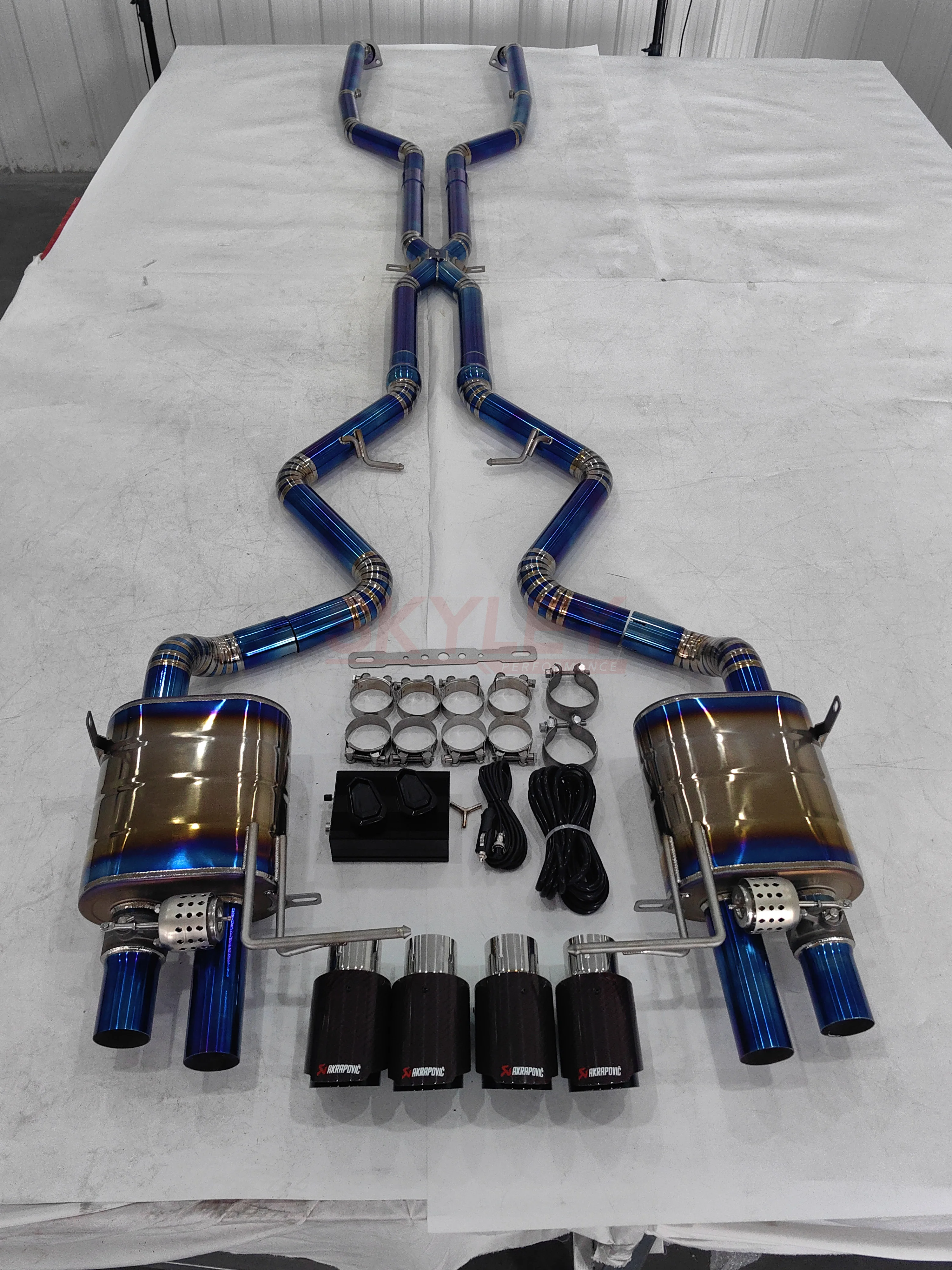 Sistema Catback de titanio instalado